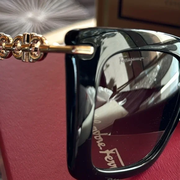 Salvatore Ferragamo Black Square Silver Hardware Sunglasses, New In Box - Picture 5 of 8